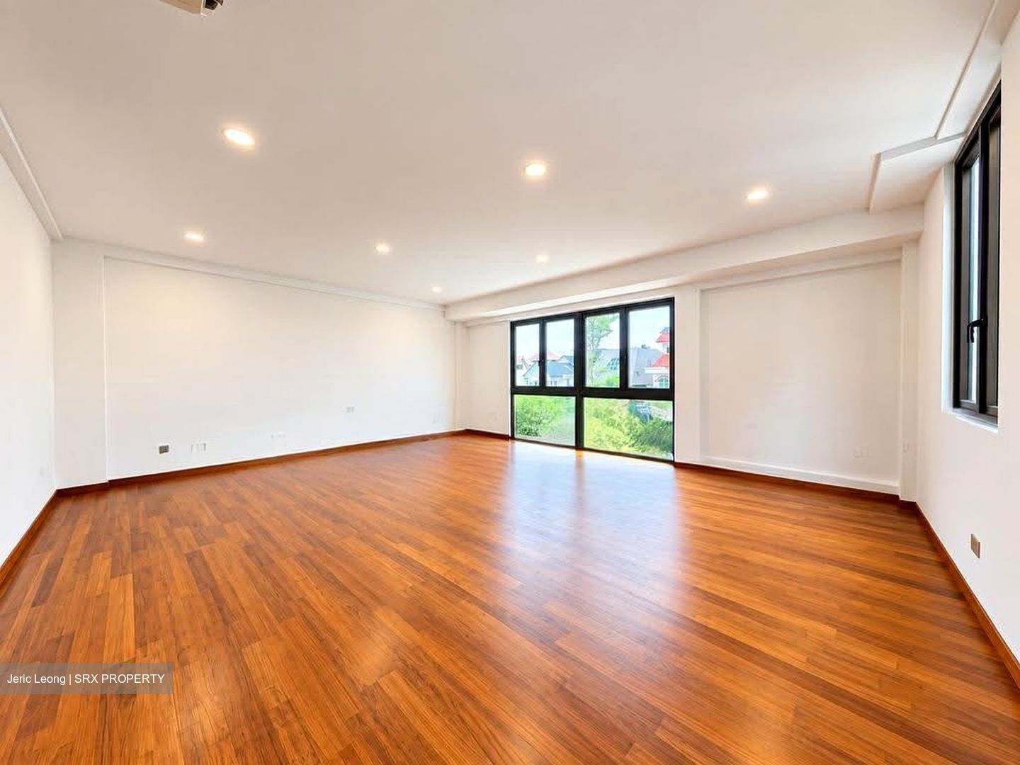 Duke's Road (D10), Semi-Detached #636911661
